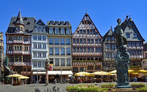 Häuserreihe am Marktplatz: Frankfurts Wahrzeichen, mit der charakteristische Treppengiebelfassade | © Pixabay