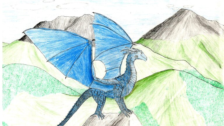 Illustration eines blauen Drachens vor einem Gebirge. Gezeichnet vom Sohn von Christina Narval. | © Christina Narval