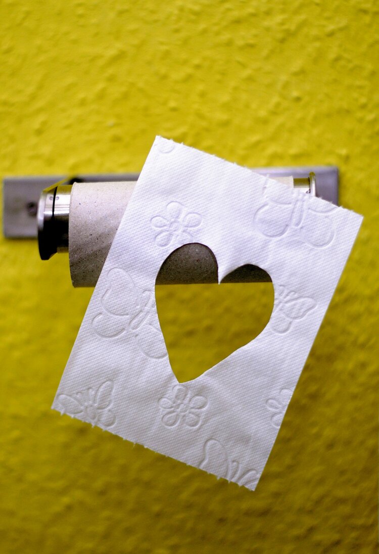 Toilettenpapierrolle mit Herz | © pixabay