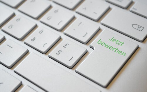 Computertastatur mit Eingabetaste "Jetzt bewerben" | © pixabay