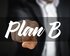 Mann zeigt mit Finger auf Schriftzug: Plan B | © pixabay