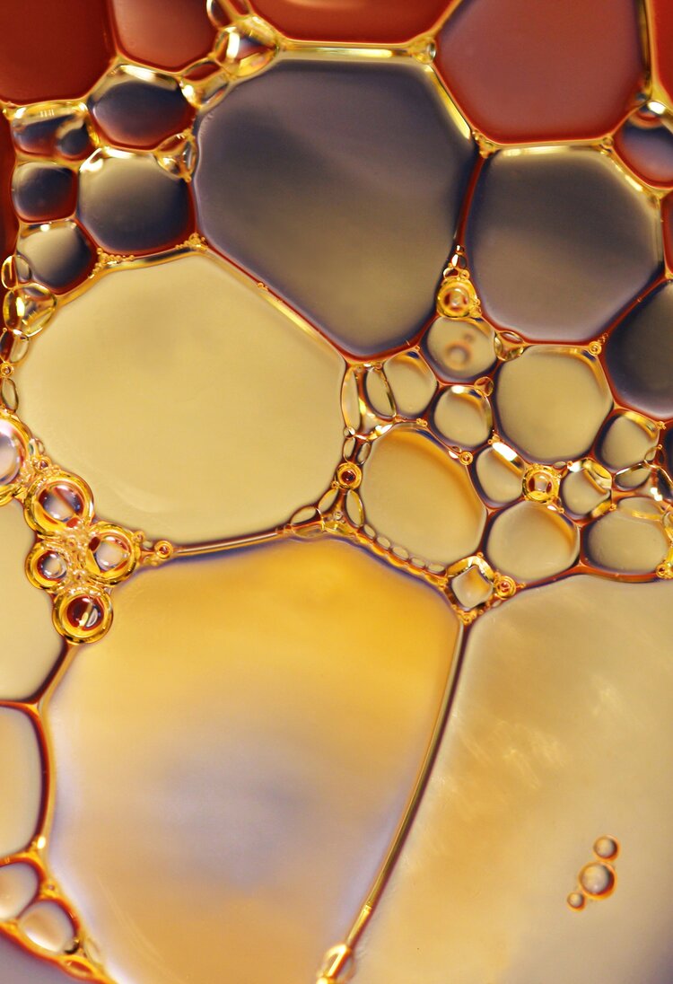 Nahaufnahme von Bläschenbildung einer chemischen Flüssigkeit | © pexels