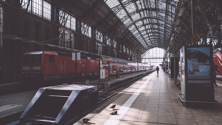 Bahnhof in Deutschland | © Kaharlytskyi/ unsplash